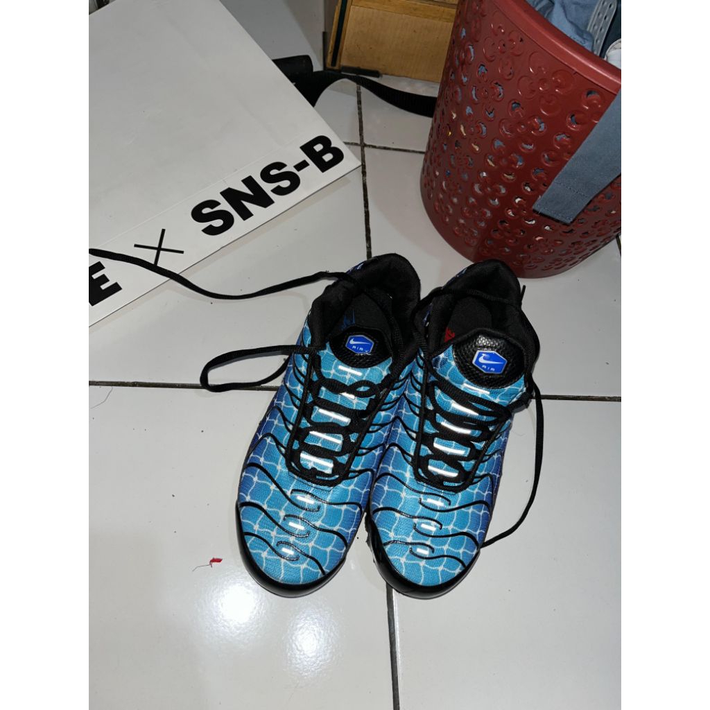 sepatu tn air max