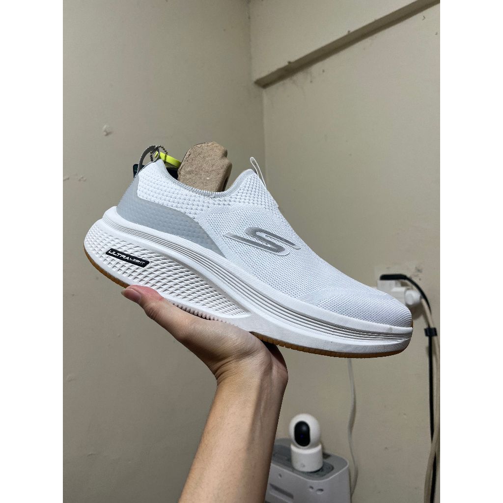 SEPATU SKECHERS GO RUN ELEVATE PRIA 220849WGY PUTIH