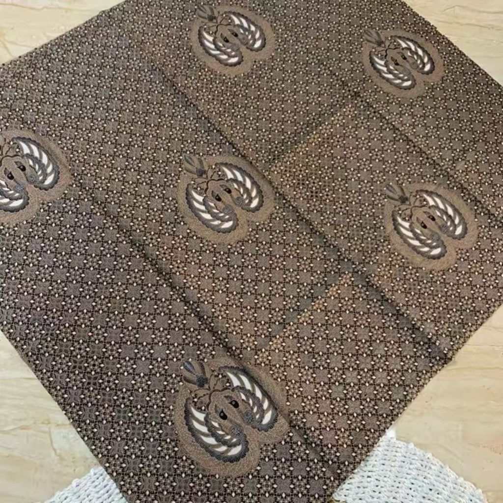 TRUNTUM GARUDA Kain Jarik Batik Pengantin Khas Solo Jogja Warna Sogan dan Lawasan Bahan Katun Prima 