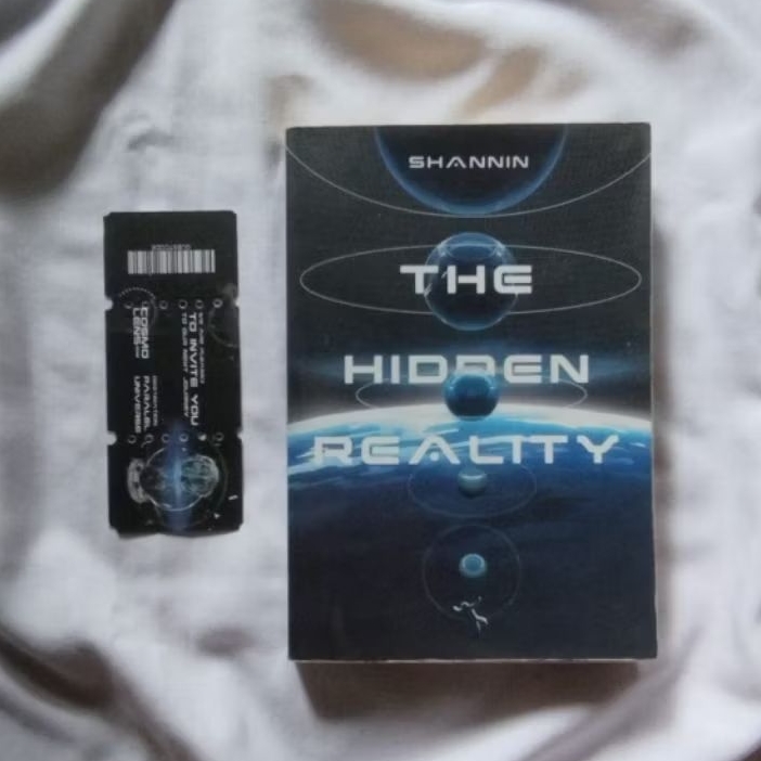 PRELOVED NOVEL "THE HIDDEN REALITY"