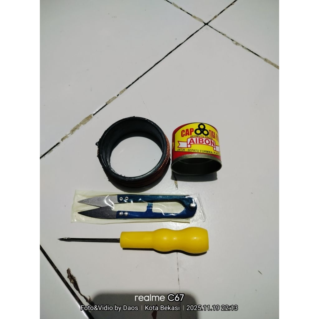 ALAT SOL SEPATU / SANDAL ISI 4 PCS.