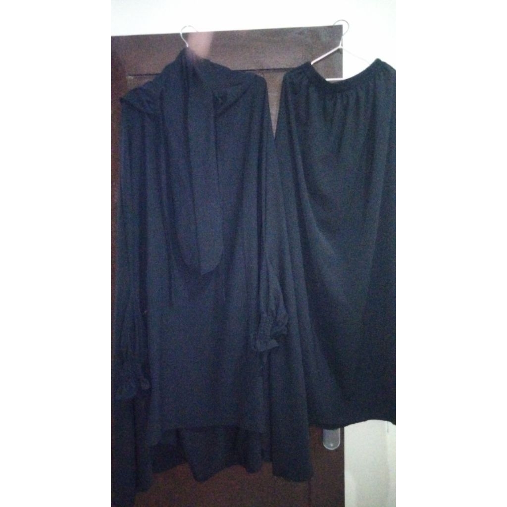 One Set Hitam Rok + FK Split