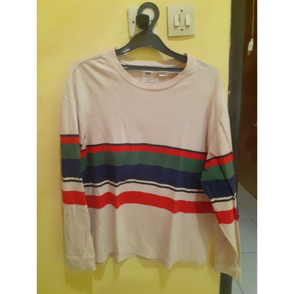 Kaos second lengan panjang levis original like new