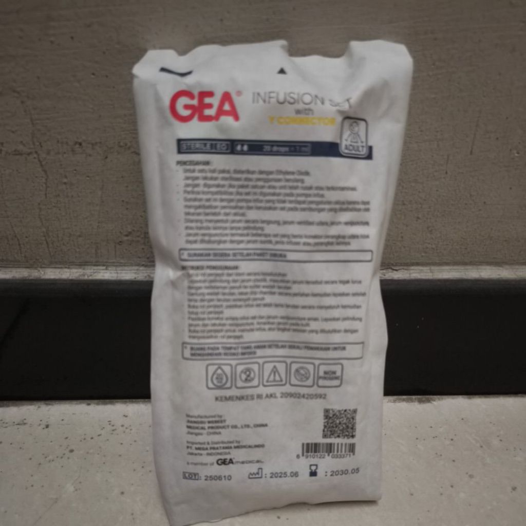 GEA Infuset with Y Connector Selang Infus Y Type Infusion Set