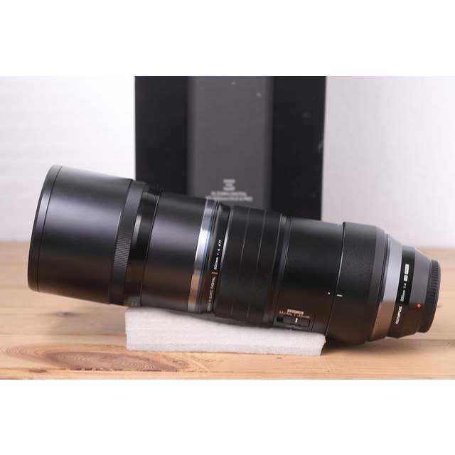 OLYMPUS ED 300mm F4 IS PRO