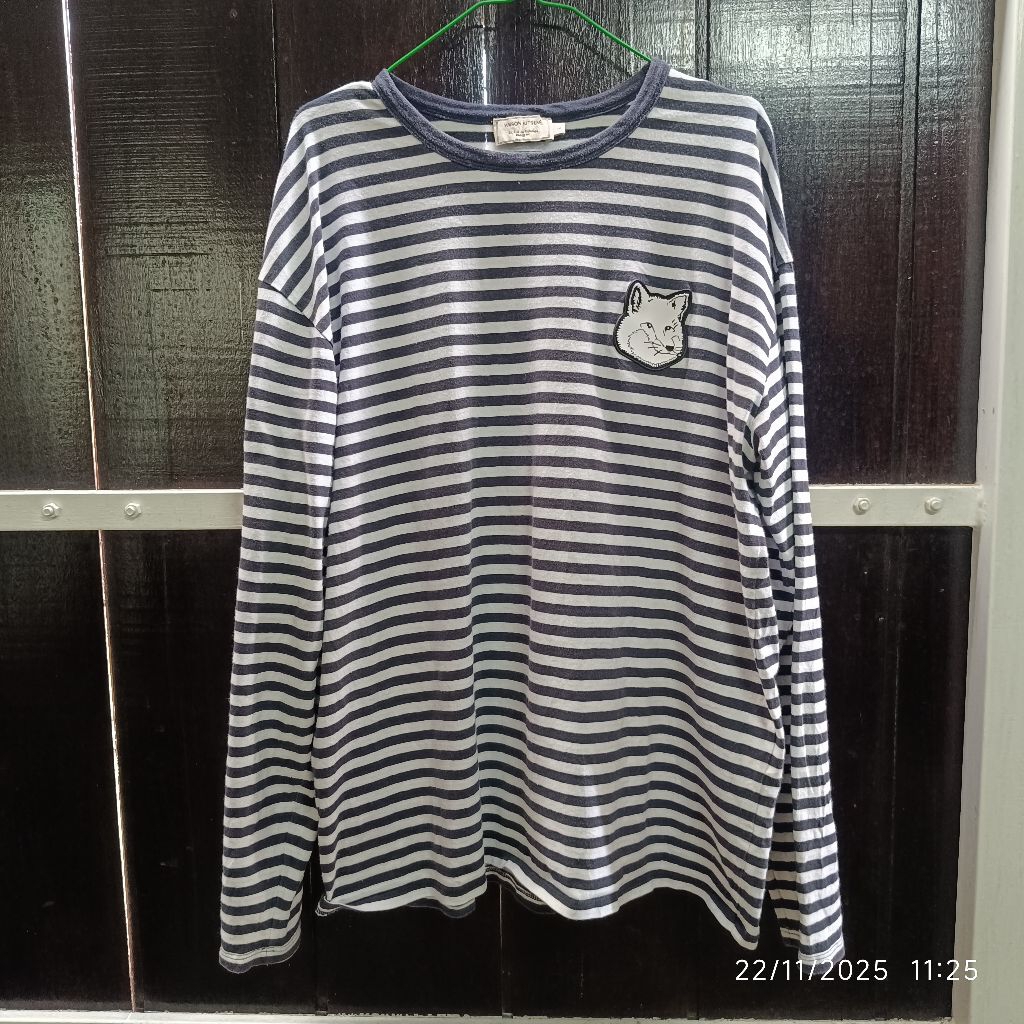 Kaos Salur panjang Maison Kitsune