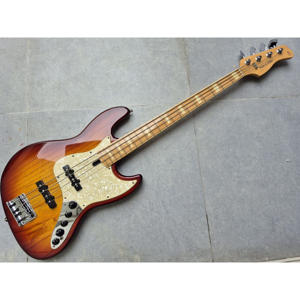 bass Sire Marcus Miller V7 (1st Gen) ash body 4 strings