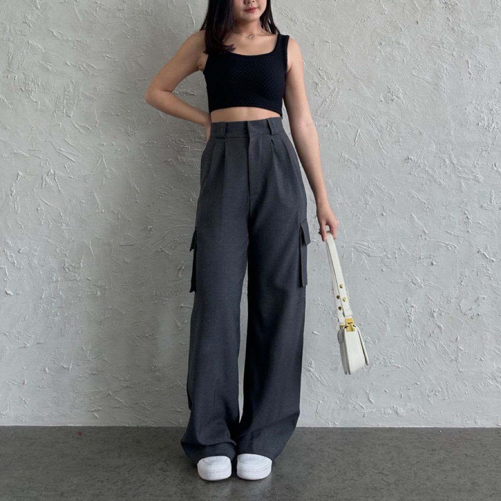 PRELOVED zia cargo pants by Yeona celana oro pants yeona celana panjang wanita celana cargo wanita c