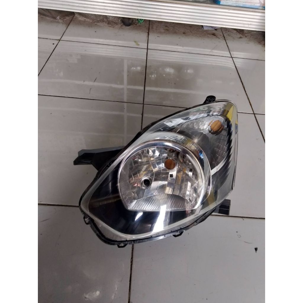 Lampu depan Agya.ayla 2013/2014(kiri)