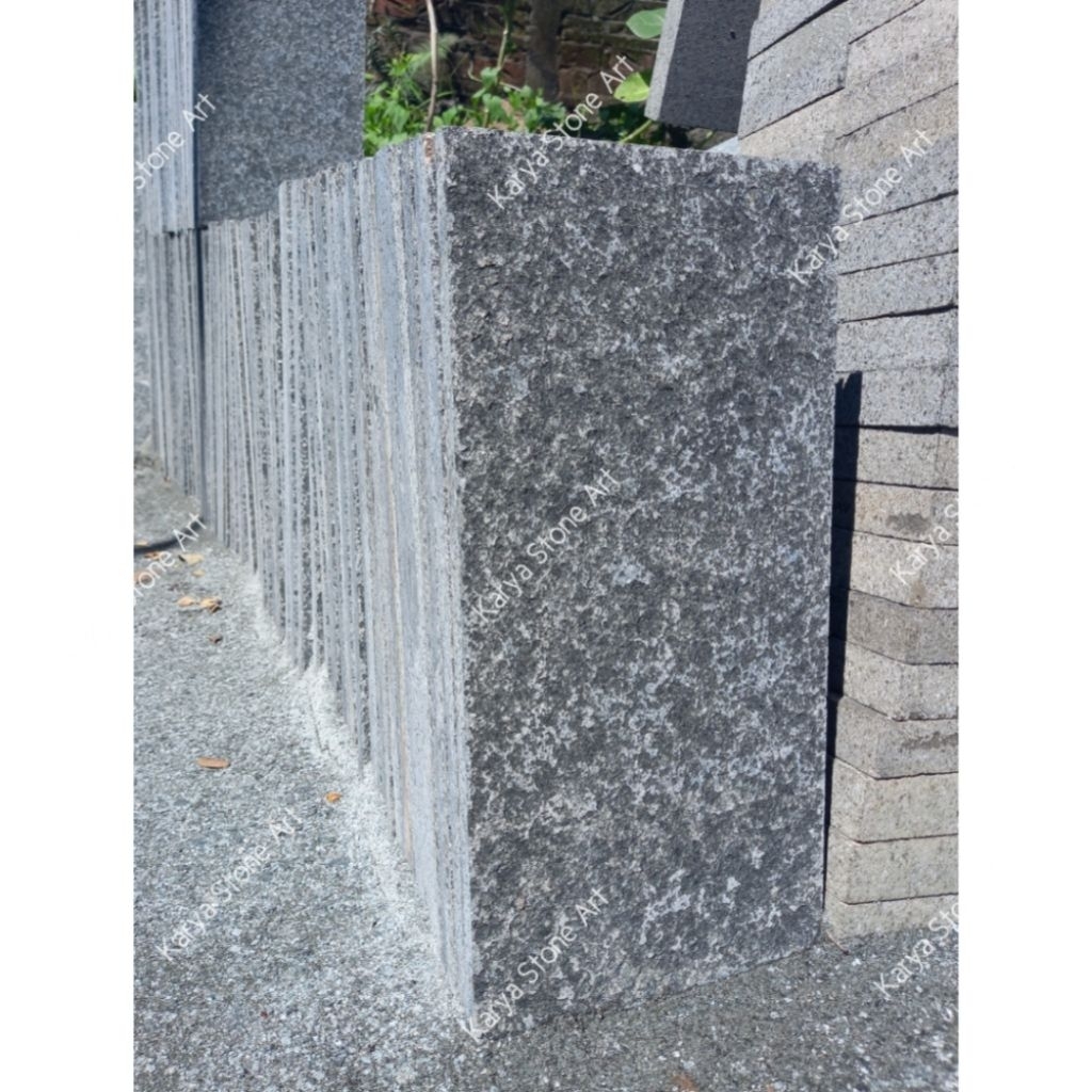 Batu Andesit Bakar 30x60cm | Andesit Hitam Bakar | Batu Andesit Bakar Tulungagung | Batu Granit Baka