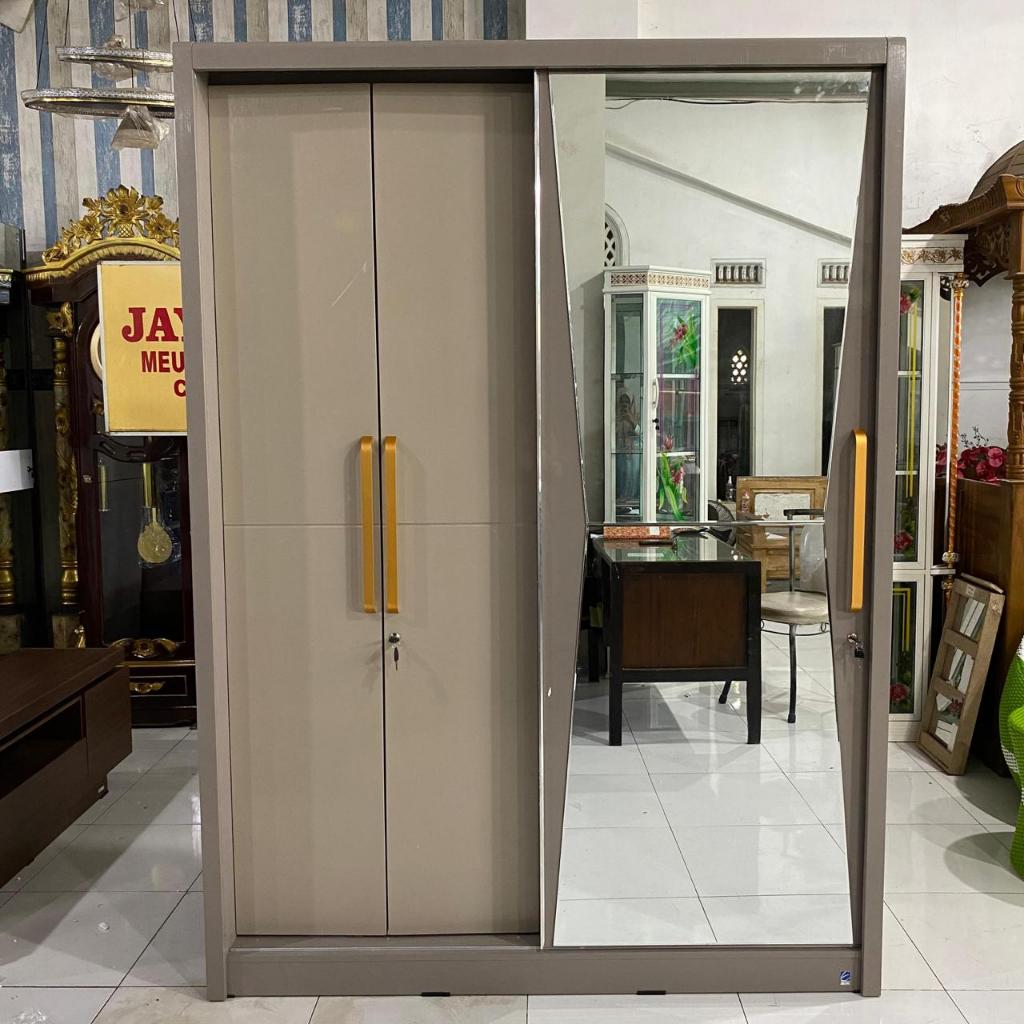 Lemari Siantano Sleding Swing