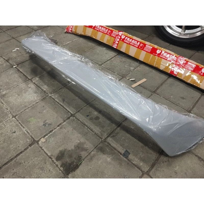 Spoiler hyundai accent 2001-2002