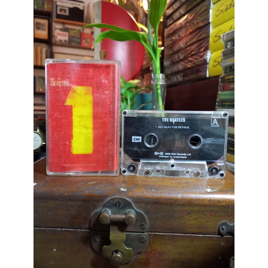 KASET PITA THE BEATLES 1