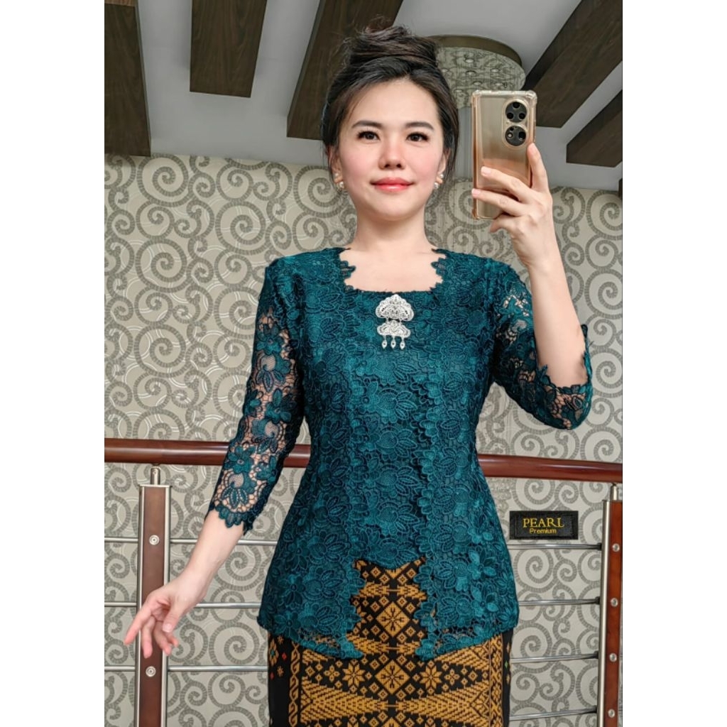 Blus Brokat Hoki Premium