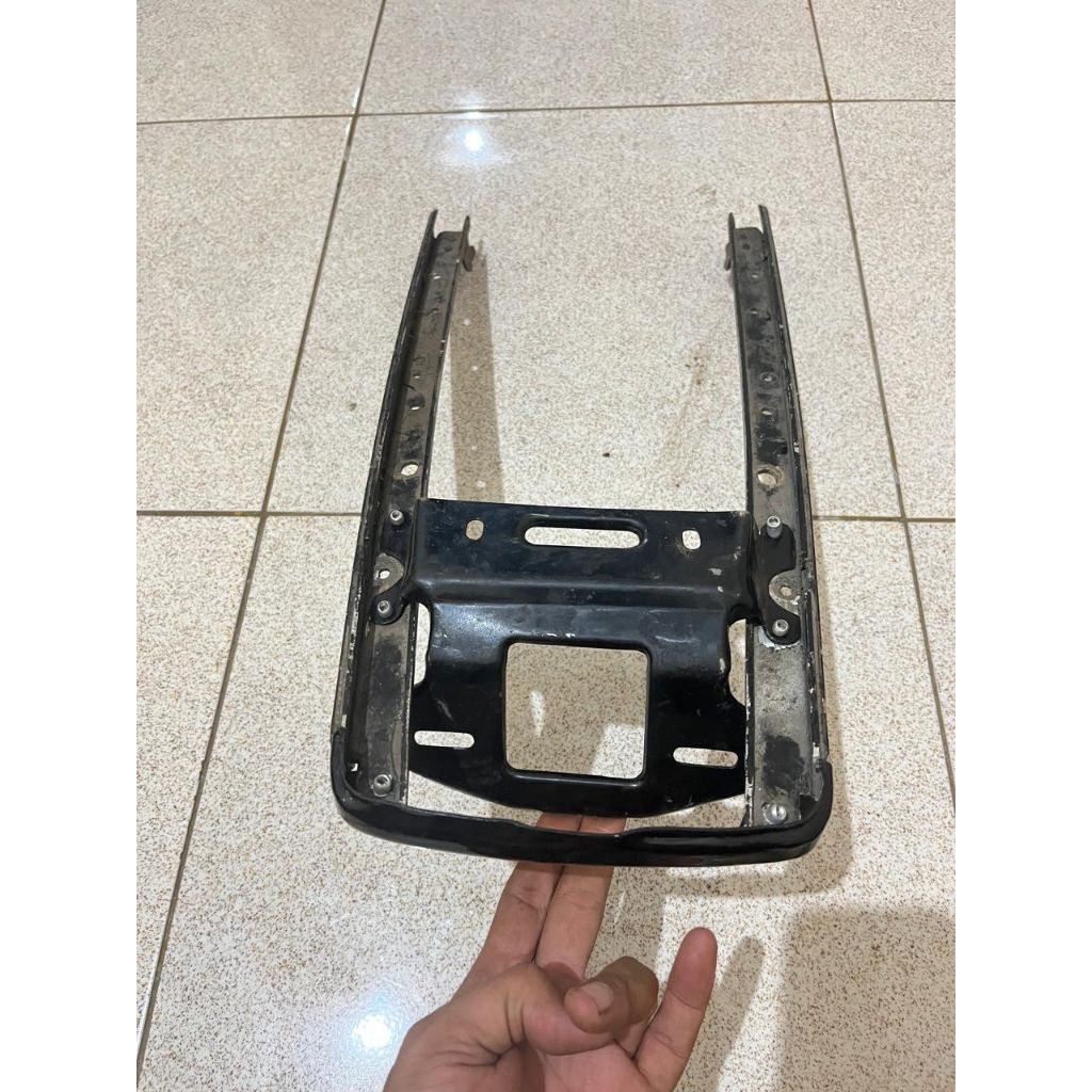 Lis Bodi belakang gL max gL pro original copotan motor Lis bok box belakang gL max