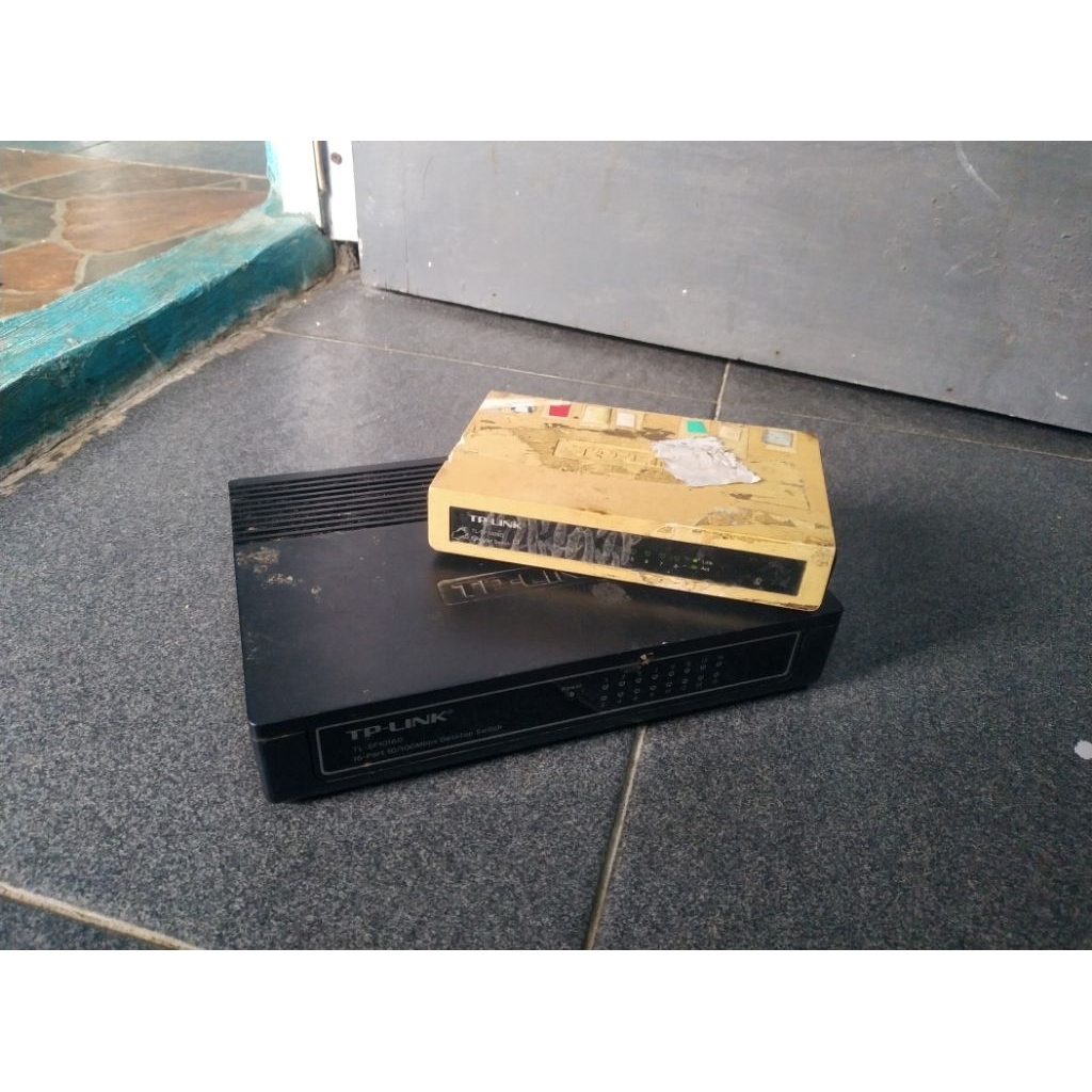 Boleh dikasih jual bgitu aja keduanya bekas kantor temen