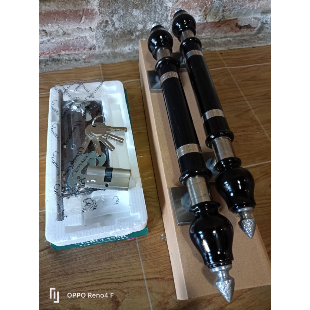 tarikan pintu rumah,pegangan pintu rumah,gagang pintu rumah,handle pintu rumah