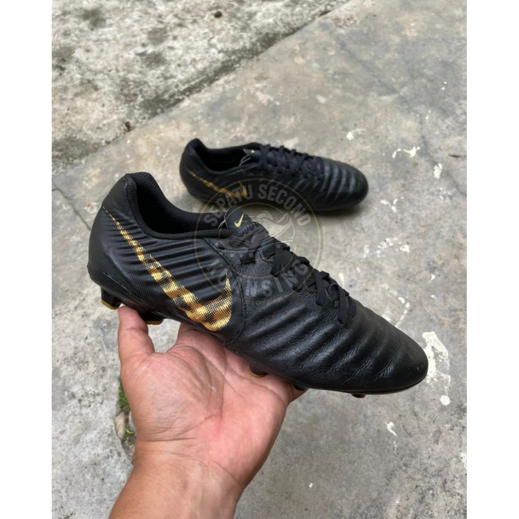 Sepatu bola second original preloved, Ni*ke Tiempo Legend 7 Academy, bahan kulit. size 40,5