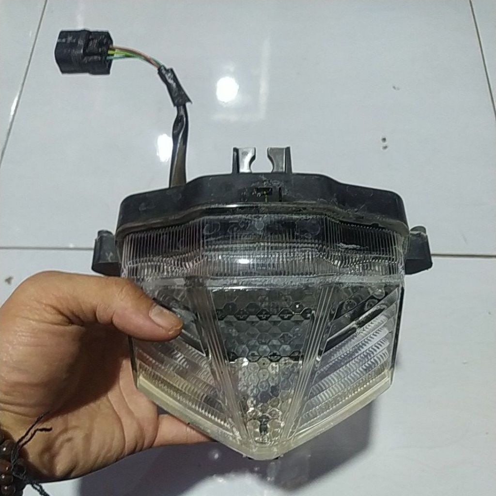 stoplamp lampu belakang HONDA CBR 150R LED FACELIFT original