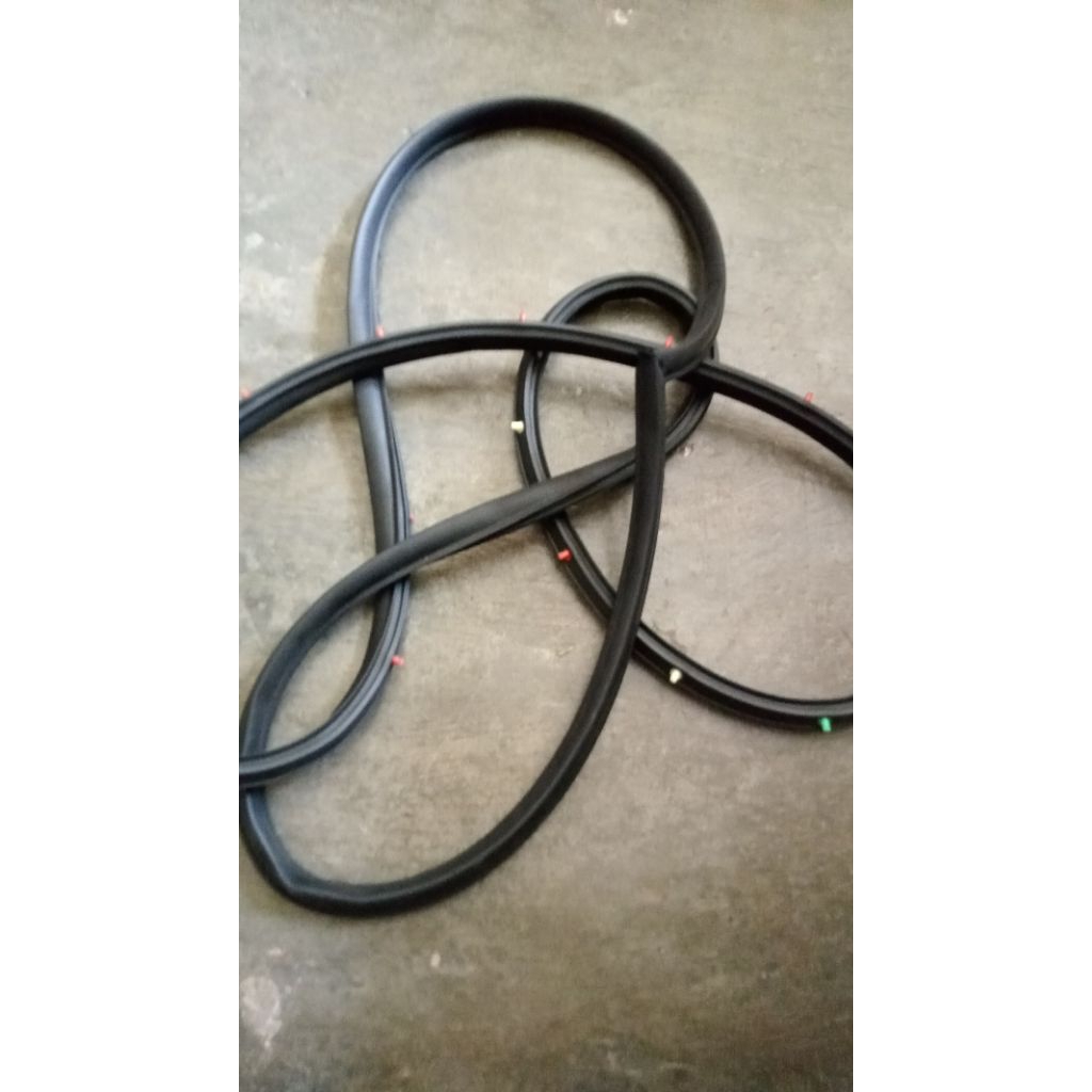 karet spon pintu depan mobil kijang super