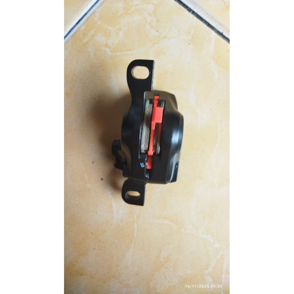 Kaliper Shimano hidrolis mt200 include brake pads