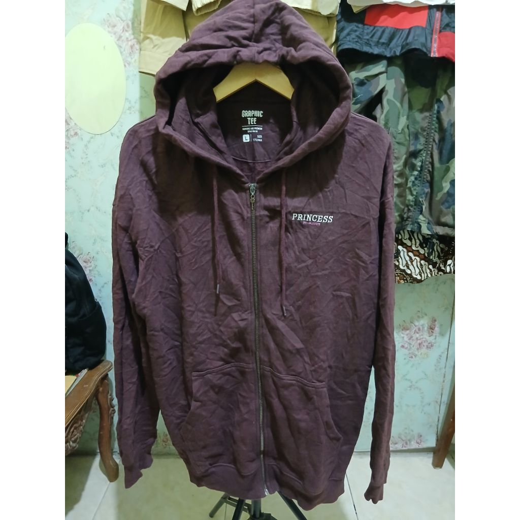 HOODIE SWIETERS JIPER GRAPHIC TEE SPAO