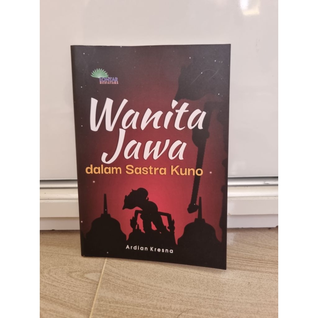 Buku Wanita Jawa dalam sastra kuno