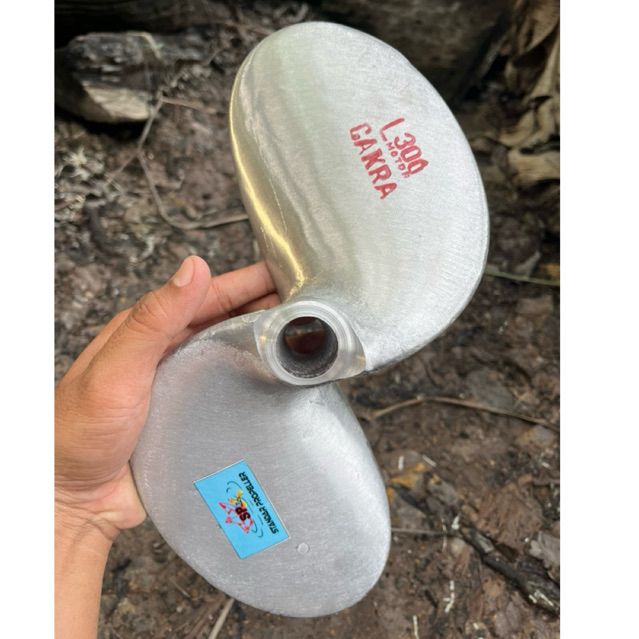 baling-baling kapal / perahu tipe motor L300 panjang