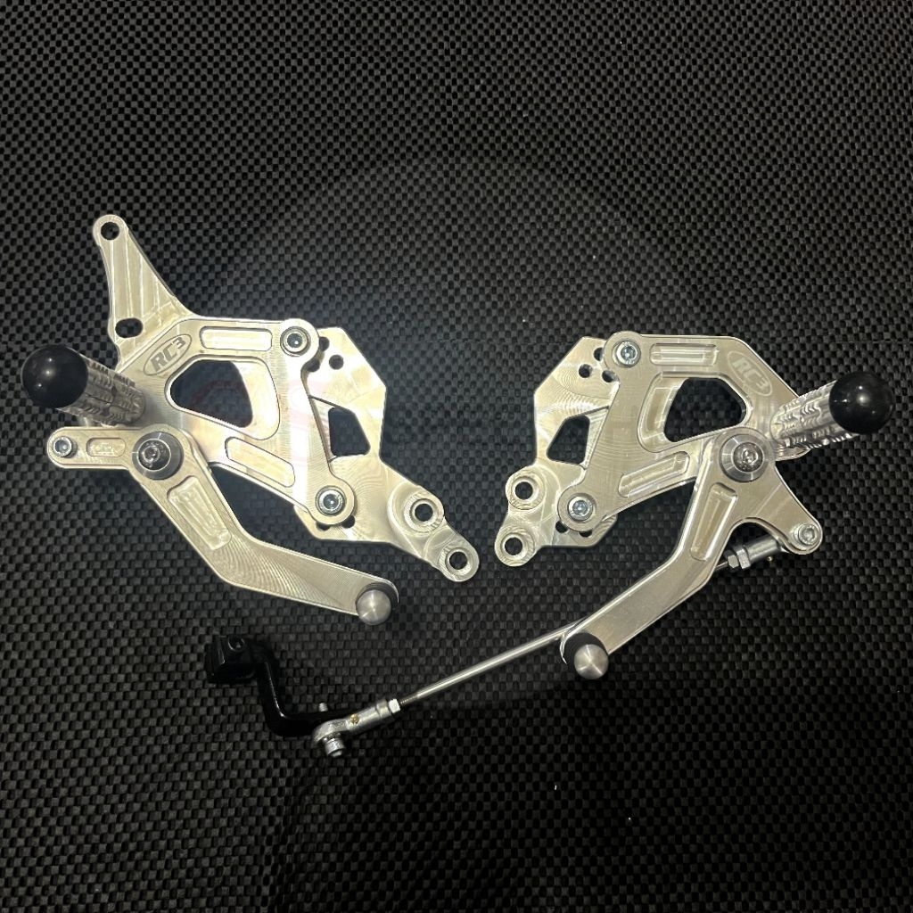 FootStep Foot Step Bustep Underbone UB Depan RC3 Suzuki Satria FU 150 FU150 Karbu Fi Injeksi + Adapt