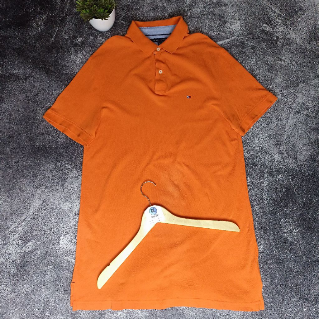 Kaos Kerah Polo Shirt Tommy Hilfiger Orange Oranye Second Full Tag Size L