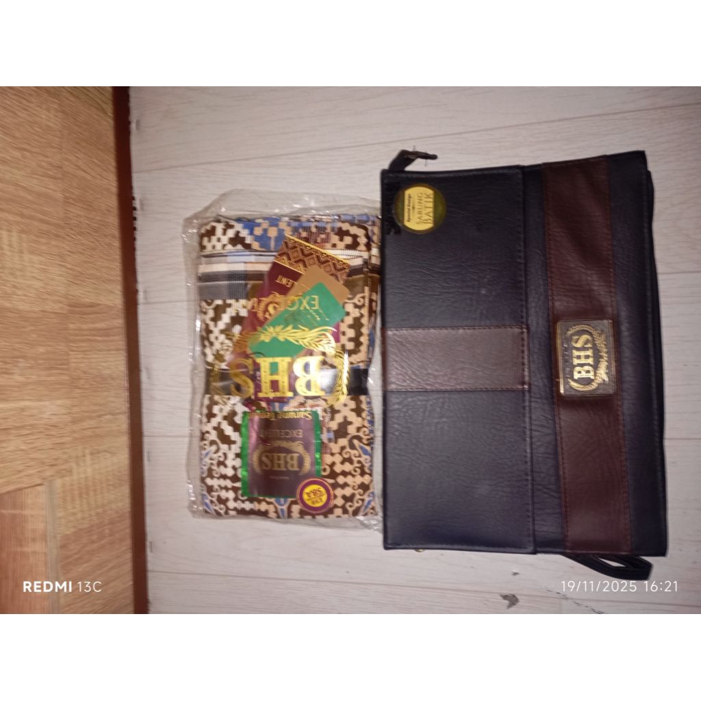 BHS EXCELLENT GOLD SARBA ( SARUNG BATIK )