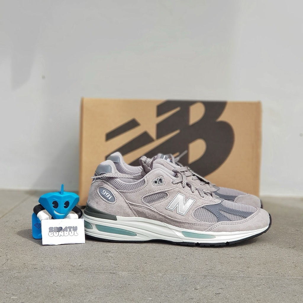 Sepatu Sneaker Pria NB 991v2 Grey Made in England U991GL2