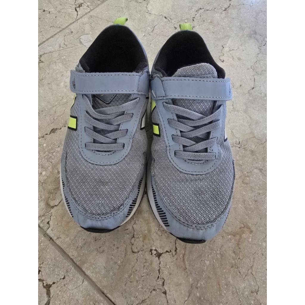 sepatu anak new balance