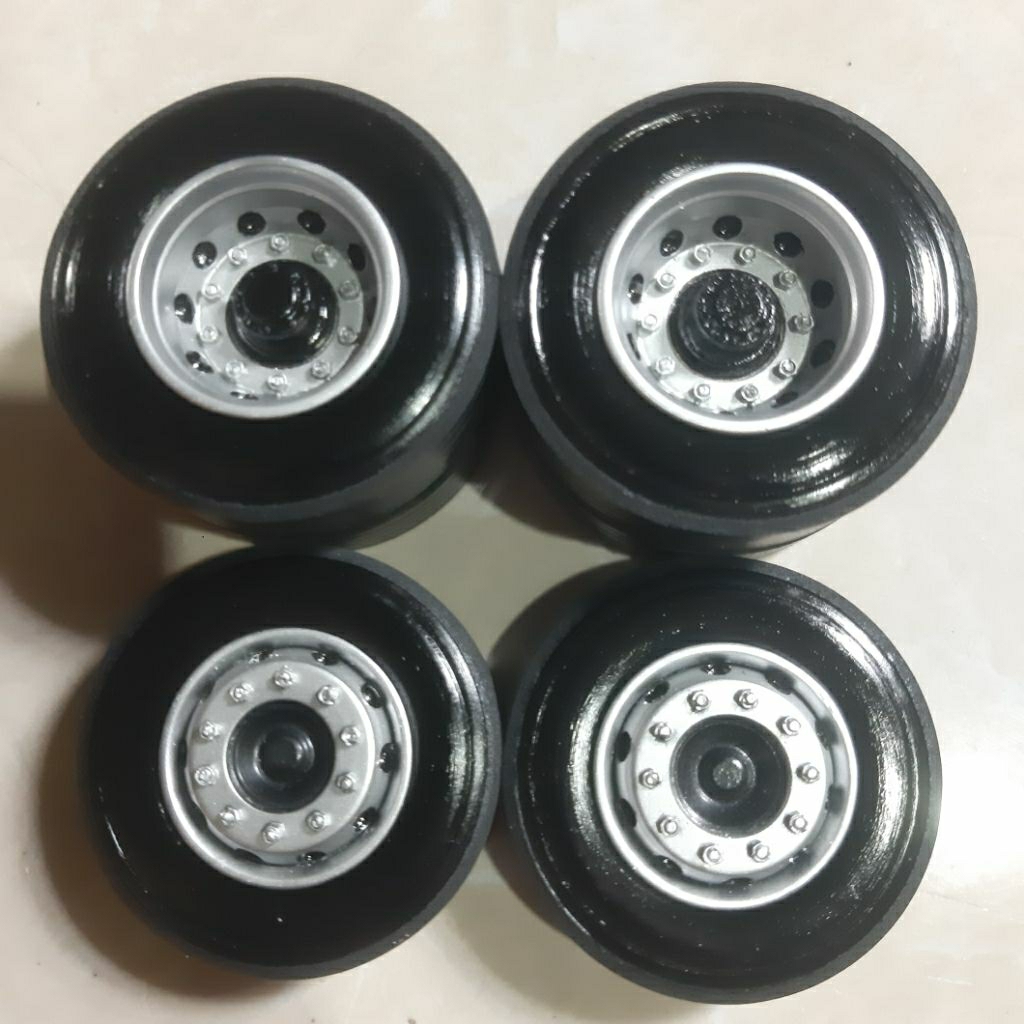 ban miniatur bus mbledos class model baut 10 diameter 5,8cm ban saja