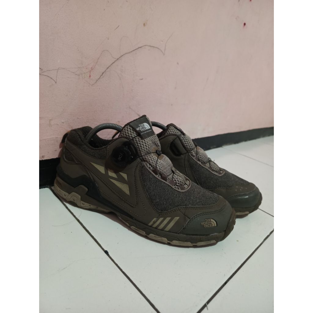 Sepatu Hiking TNF Dynamic 10 boa Goretex size - 42