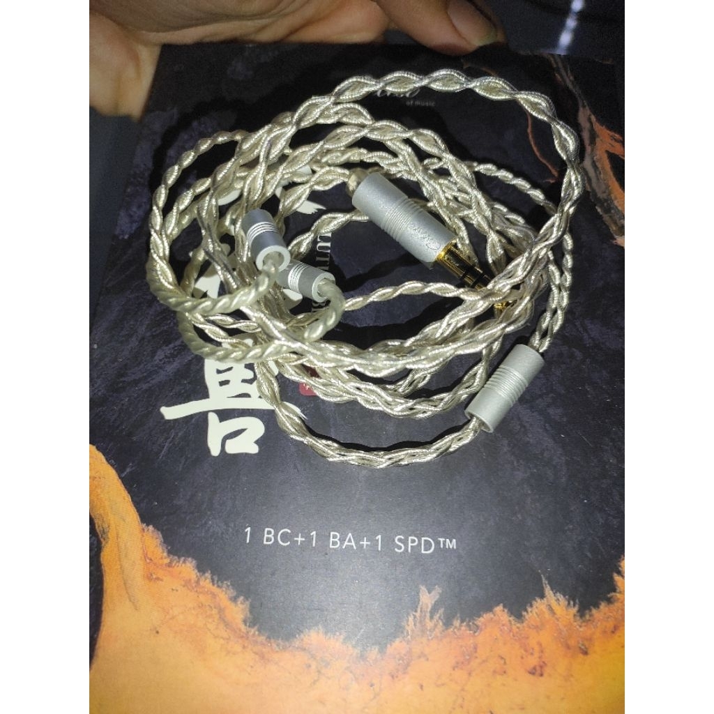 kabel kinera celest plutus