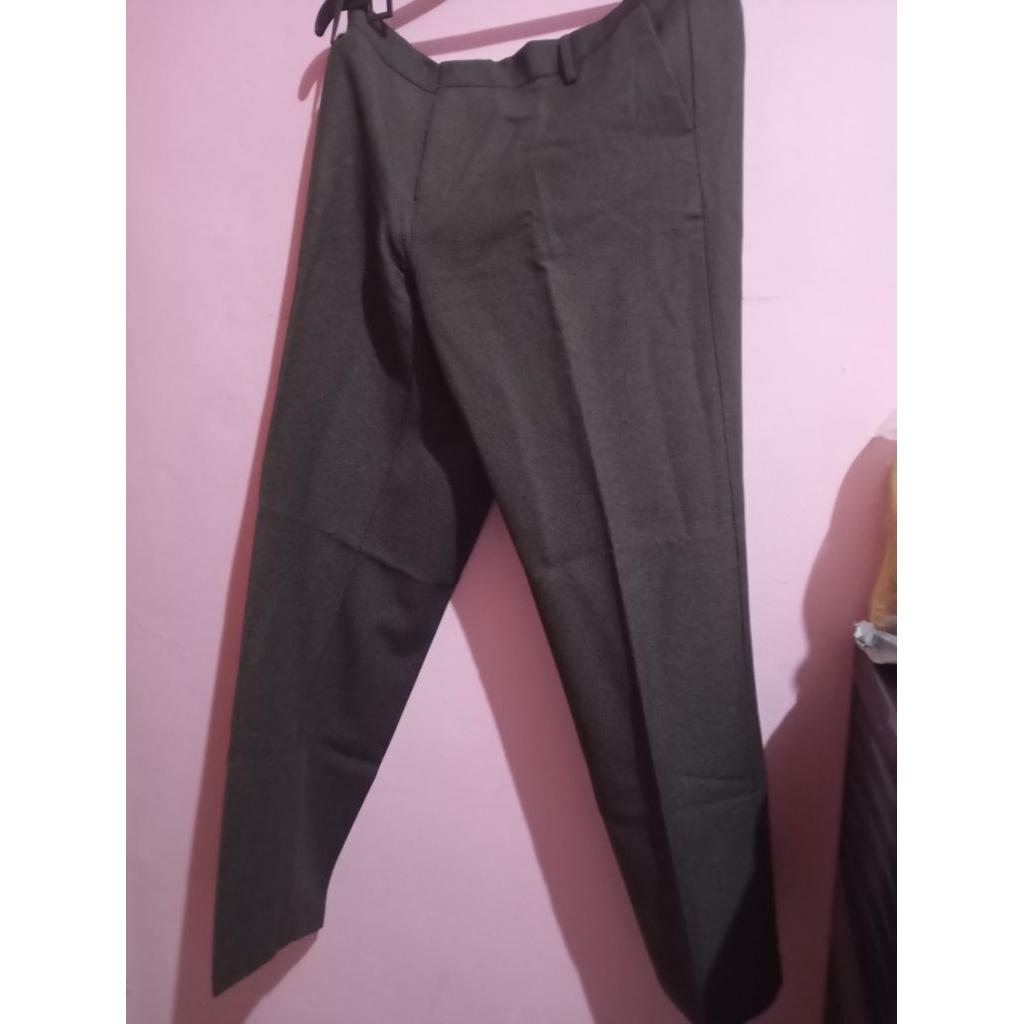 Celana Bahan Hitam Pria Preloved