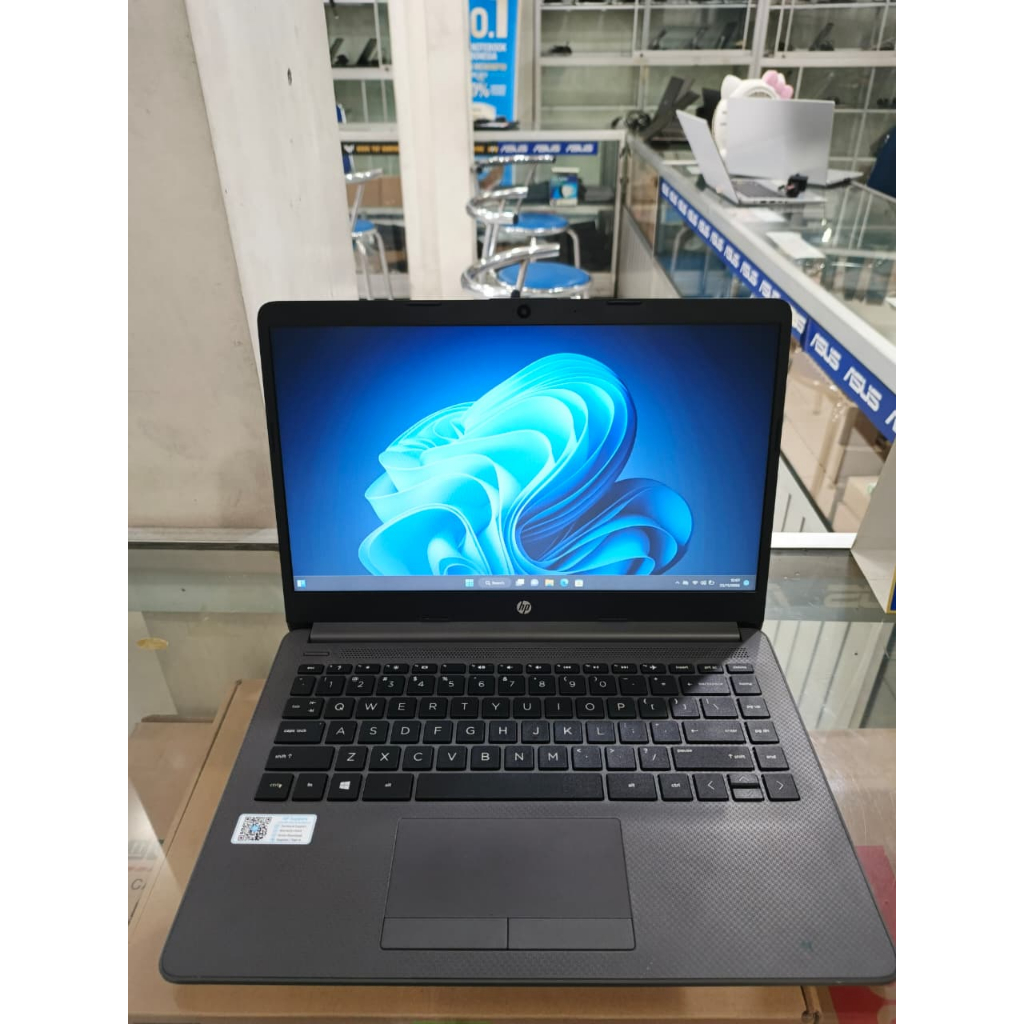 LAPTOP HP 245 G8 RAM 4 GB SSD 256 GB COCOK UNTUK SEKOLAH SAMPAI KULIAH