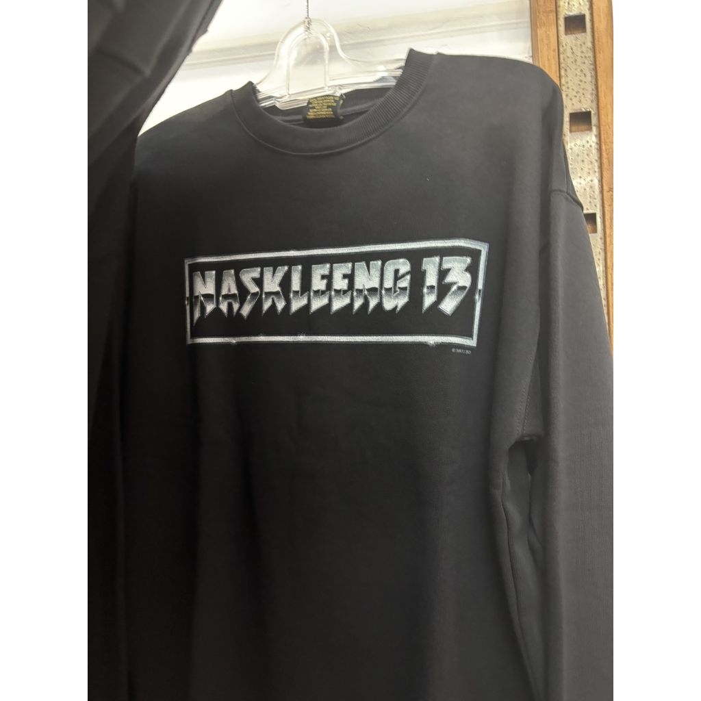 NK13 CREWNECK FONT 80S BLACK