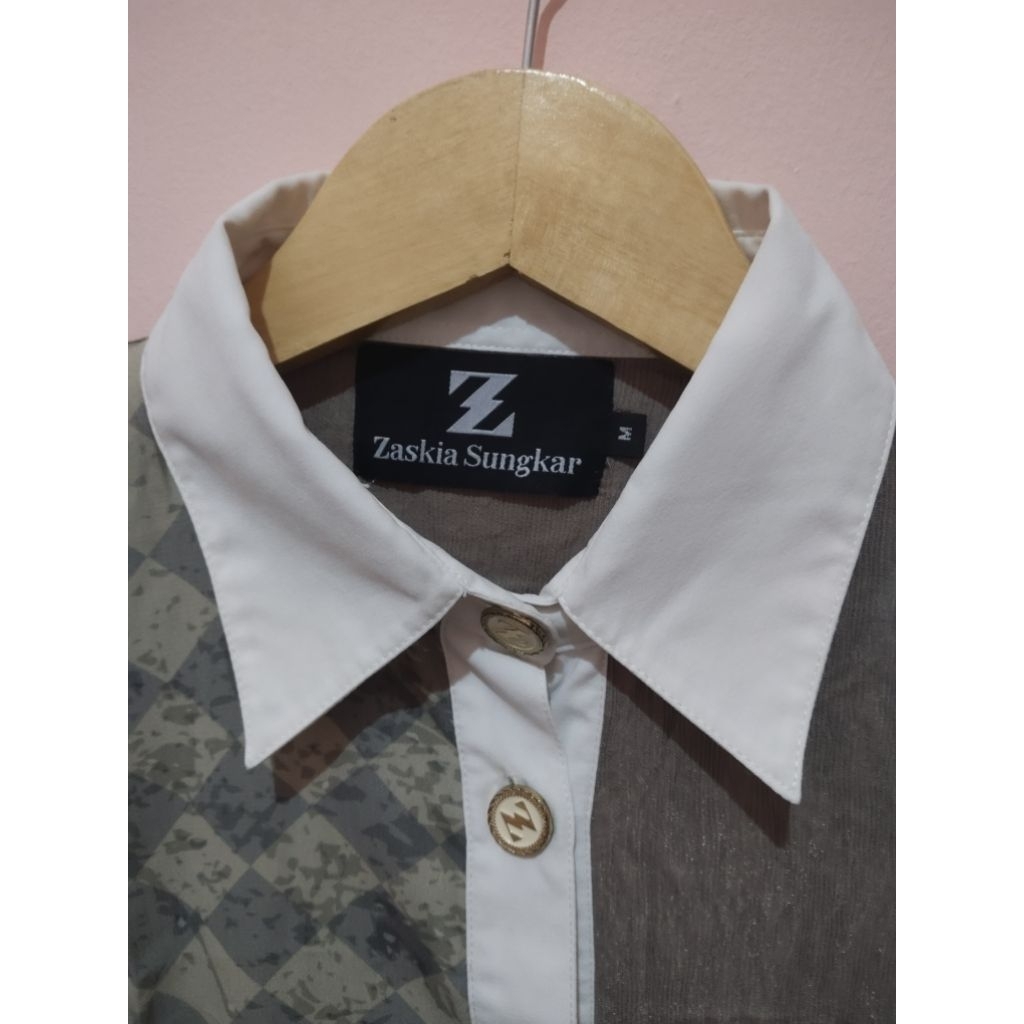 PRELOVED ATASAN ZASKIA SUNGKAR