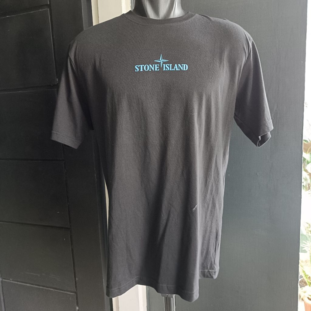 Baju kaos baju kaus pria size XL stone island