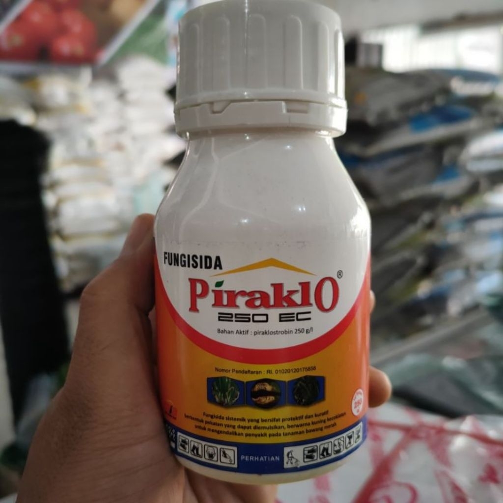 Fungisida Piraklo 250 EC 250ml