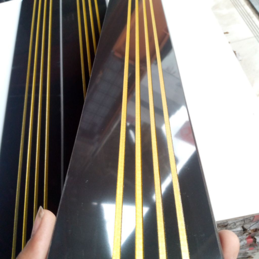 Granit Plin Stepnosing gold 10X60