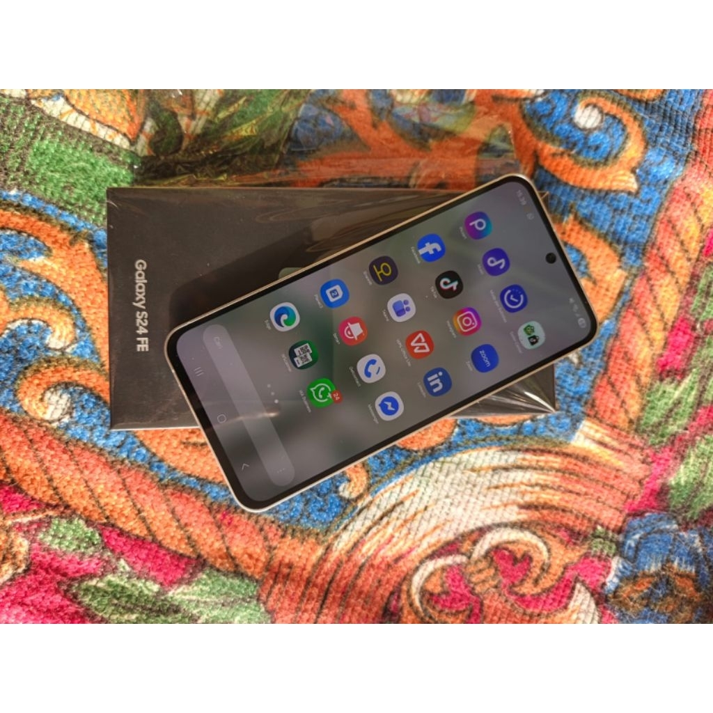 SAMSUNG S 24 FE / 8/128GB SECOND LENGKAP