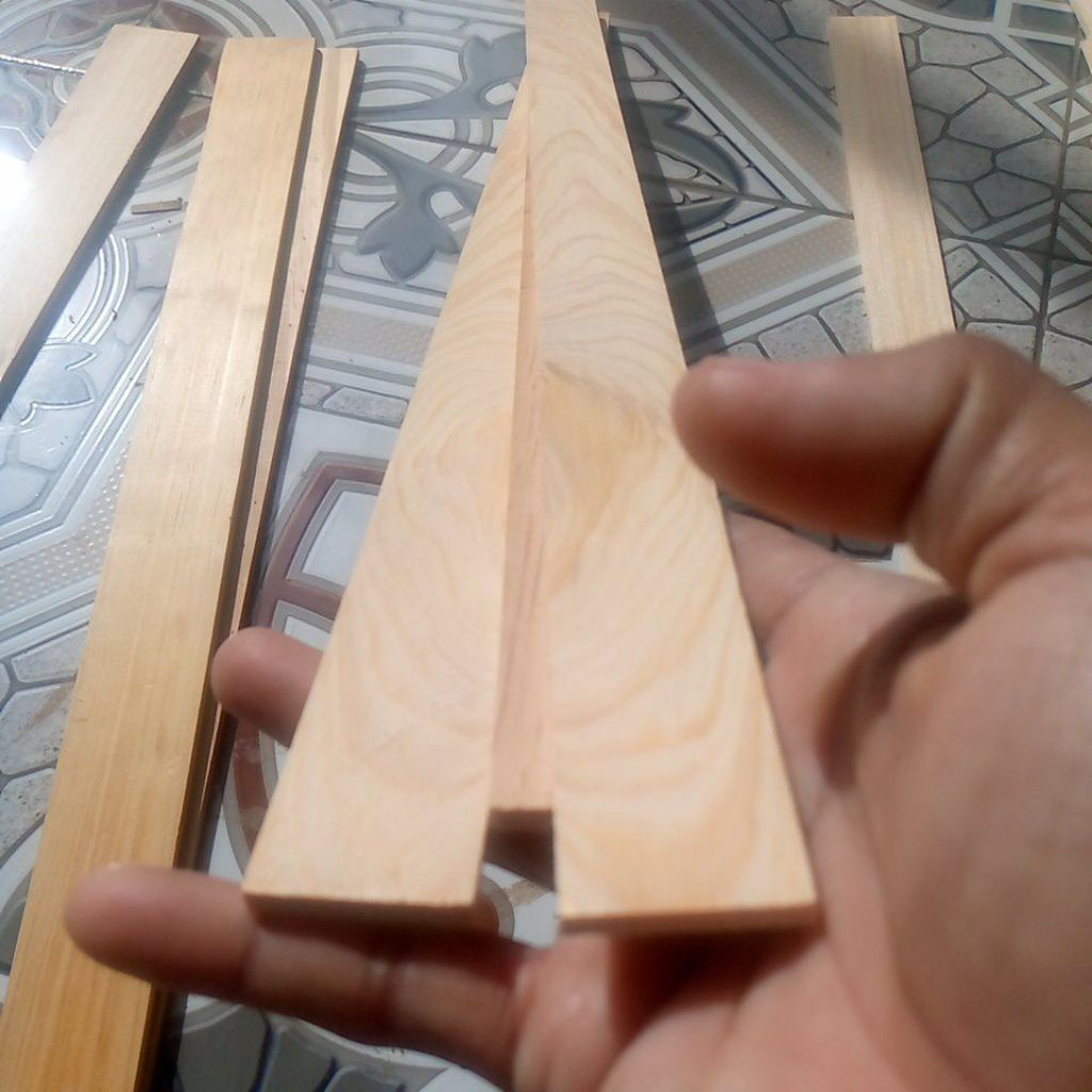 papan kayu jati belanda lebar 3cm/tebal 4mili/panjang 50cm