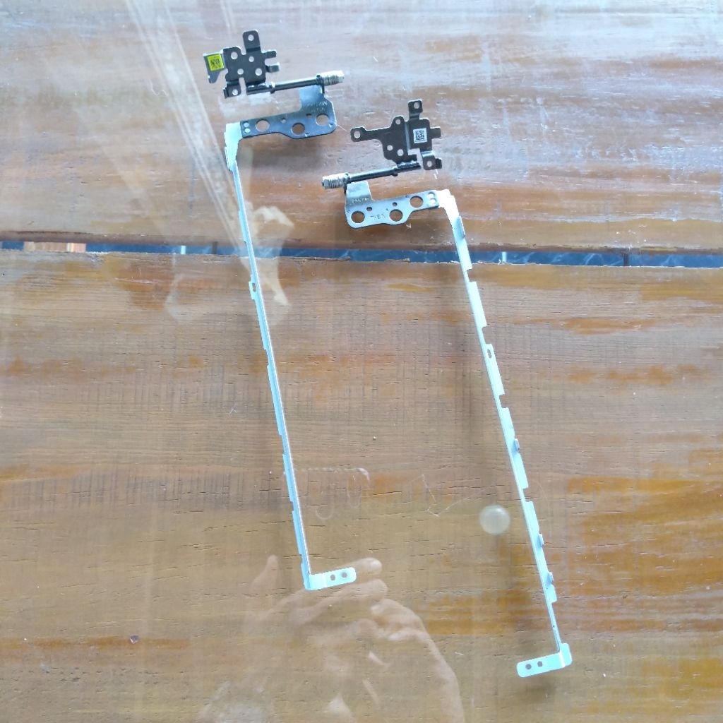 engsel laptop lenovo V130-14IGM