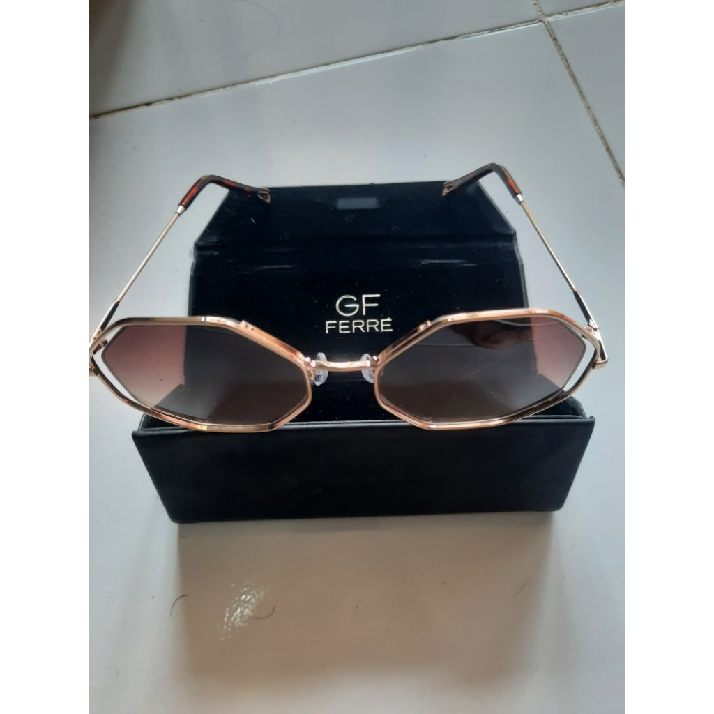 kacamata vintage octagonal GF Ferre
