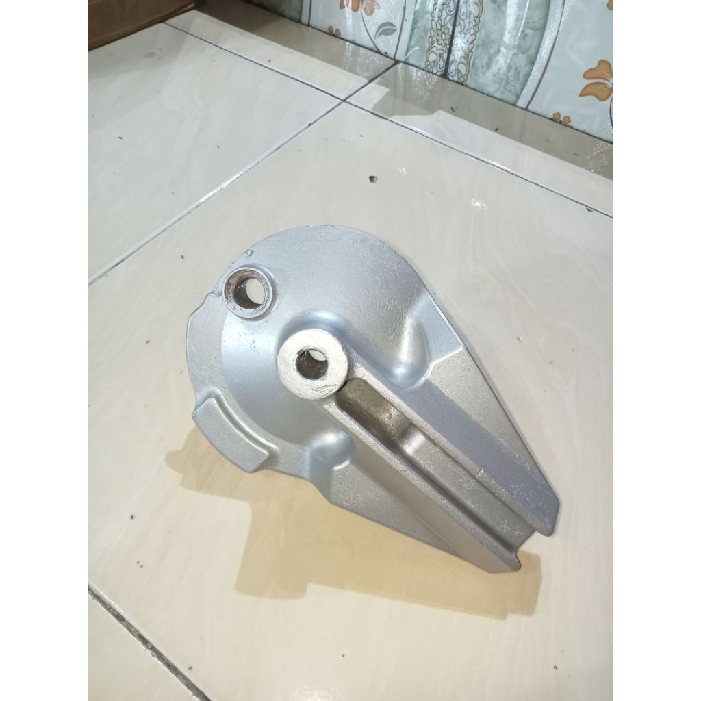 Tutup tromol belakang Honda karisma kirana