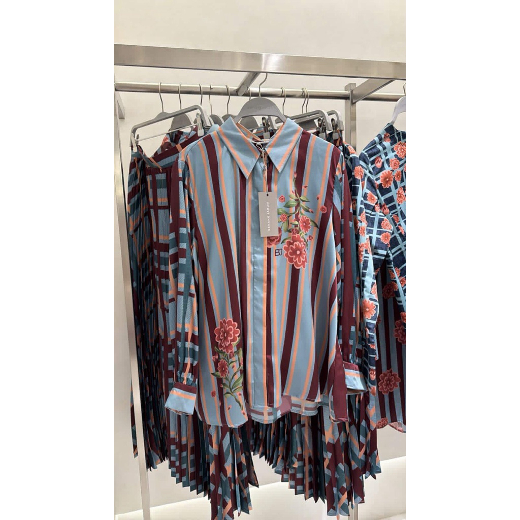 BENANG JARUM SELENA CROP SHIRT SIZE S M ROSE, NAVY