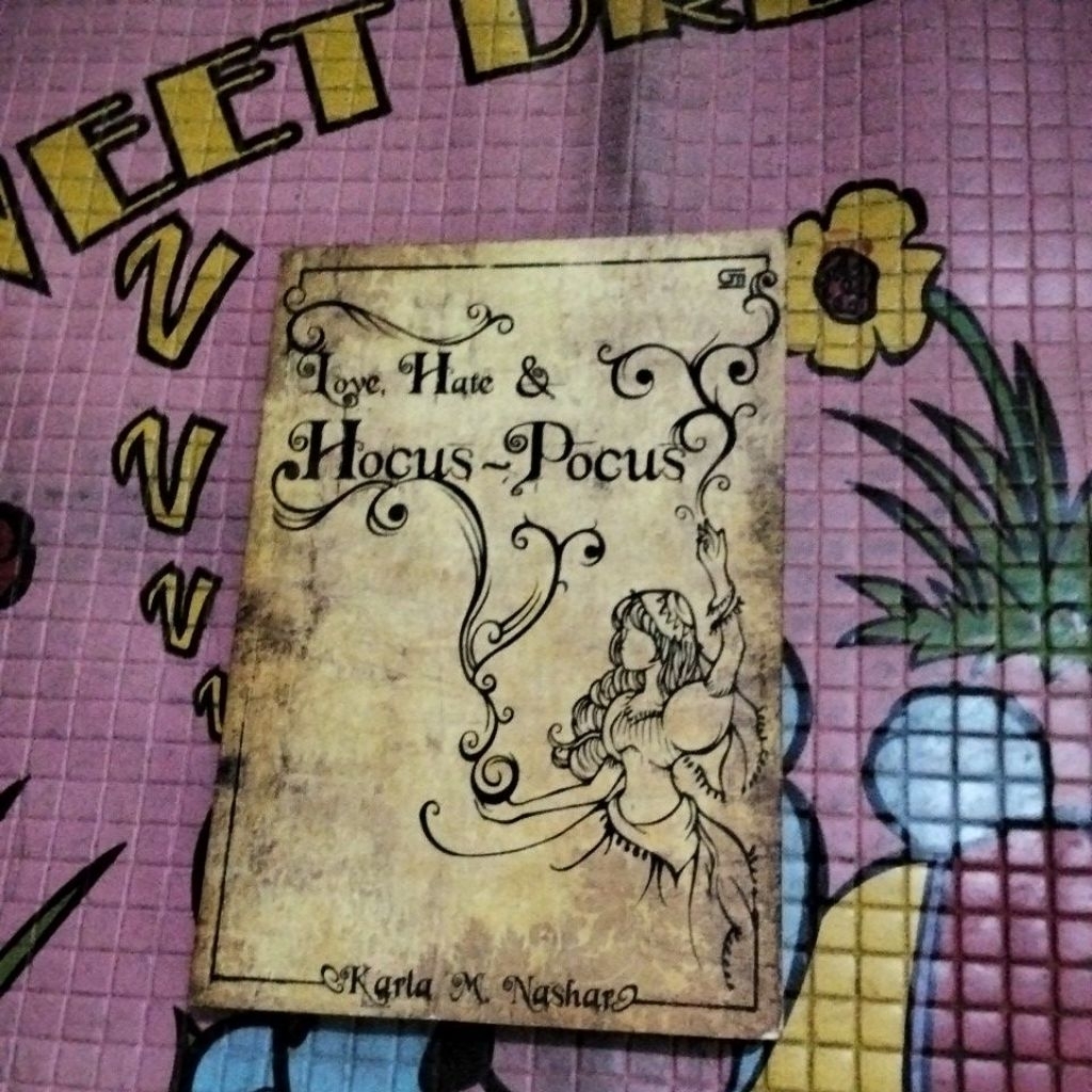 NOVEL LOVE,HATE & HOCUS-POCUS